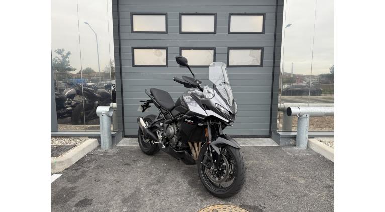 TRIUMPH TIGER 800