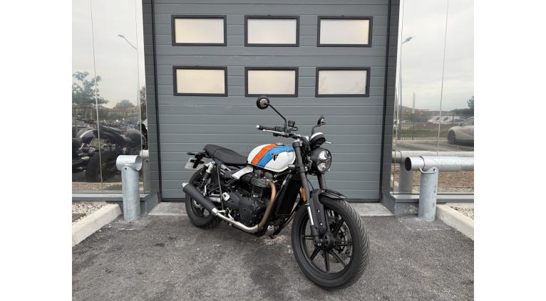 TRIUMPH SPEED TWIN 900