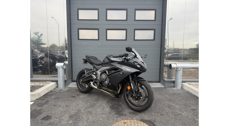 TRIUMPH 	DAYTONA 660